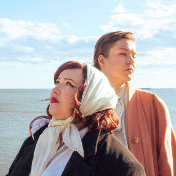 Helena Routa ja Tiia Karoliina – Aavan meren tuolla&nbsp;puolen